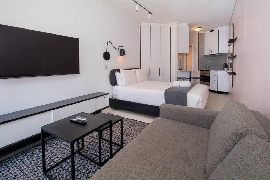 Apartment 406 Flamingo, Sea Point *